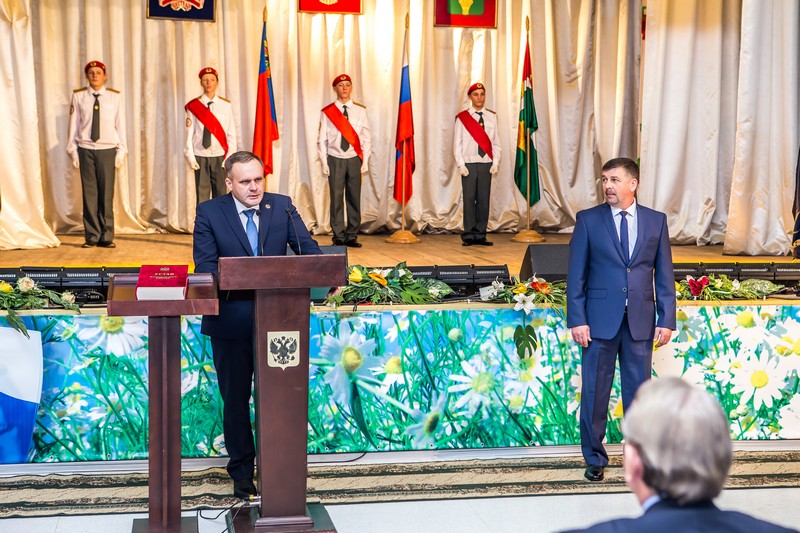 максим шкарабейников прокопьевск администрация \. рамзан кадыров грозный. рустам минниханов. вступил в должность главы. бречалов портрет официальный.